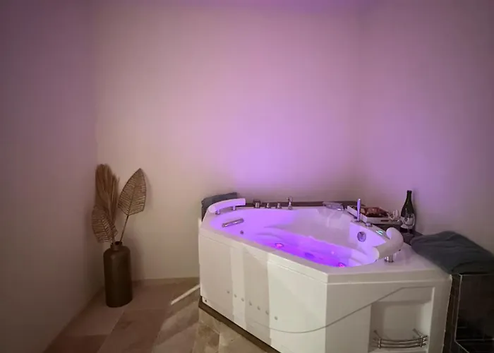 Romantique Avec Balneo En Plein Centre De Appartement